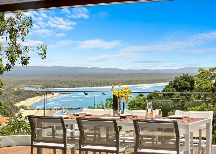 Luxury On The Hill, Noosa Heads