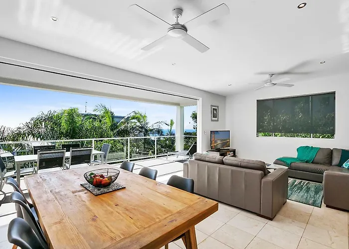 Perfect Getaway, Sunshine Beach