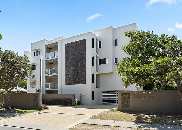 Relax In Stylish Comfort, Sunshine Beach