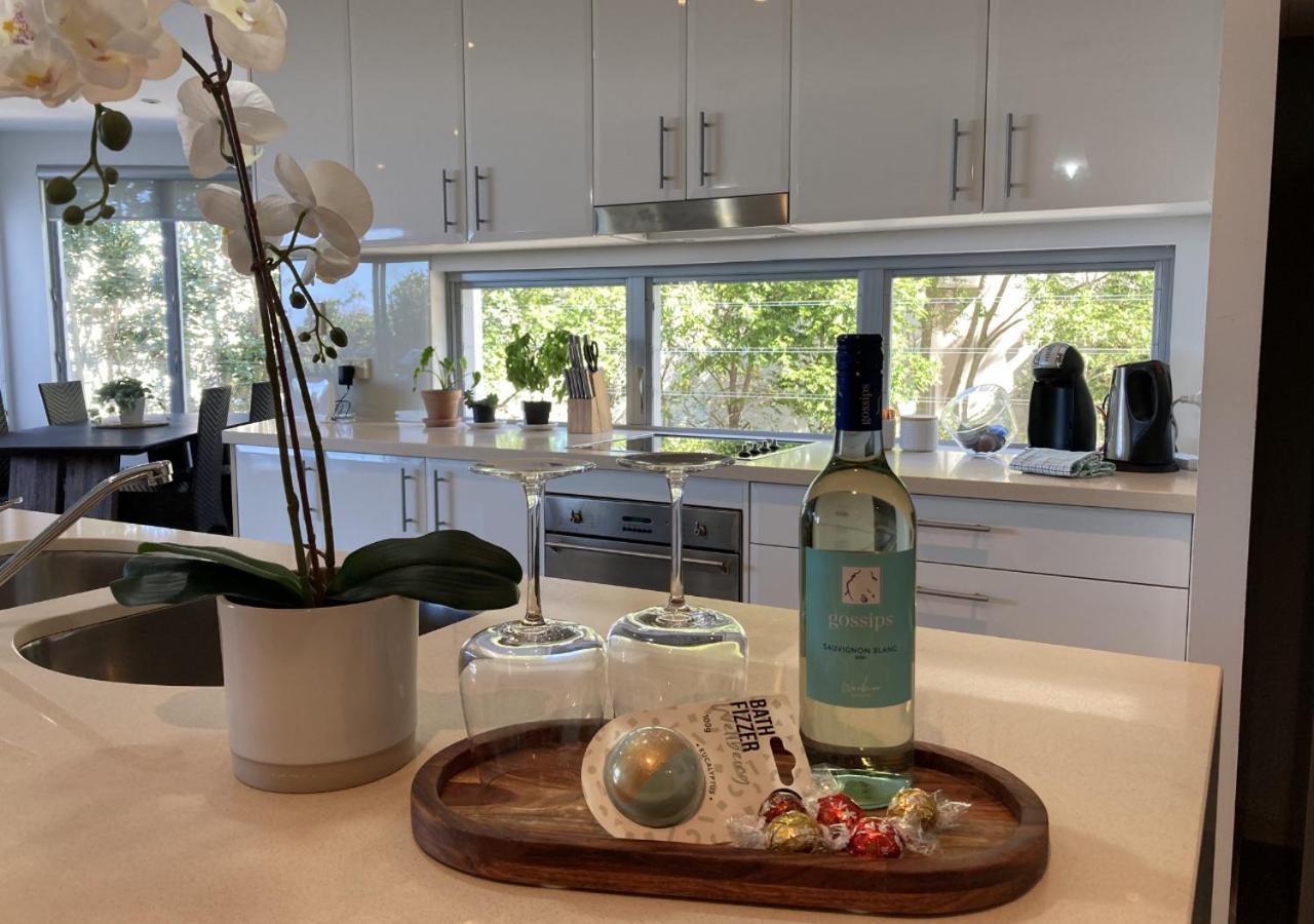 Retreat - 3 Bedroom Family - Wifi - Netflix - 2 Cars Apartment *