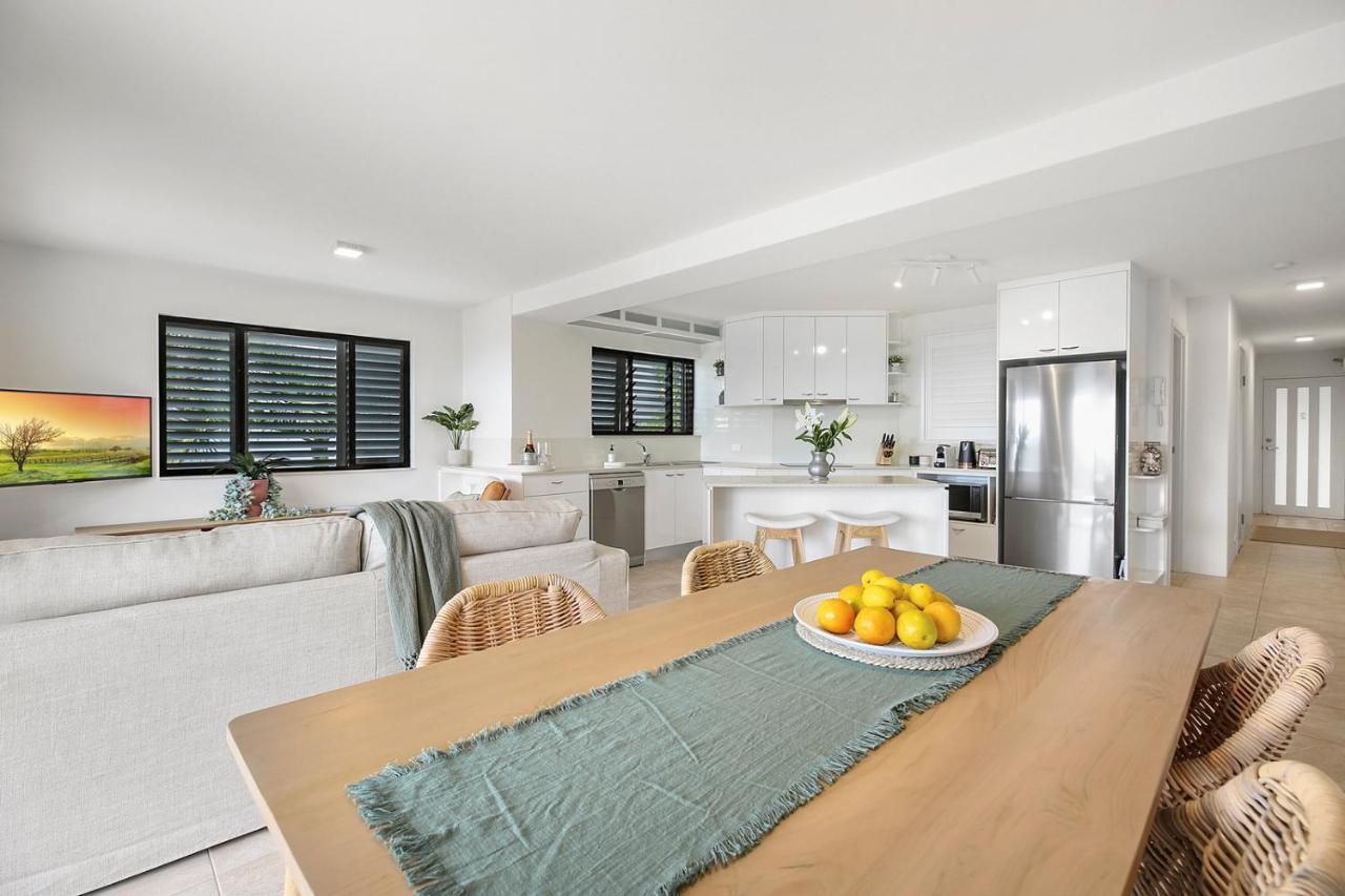 Crystal Shores Sunshine Apartment