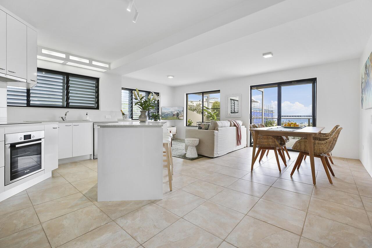Crystal Shores Sunshine Apartment *