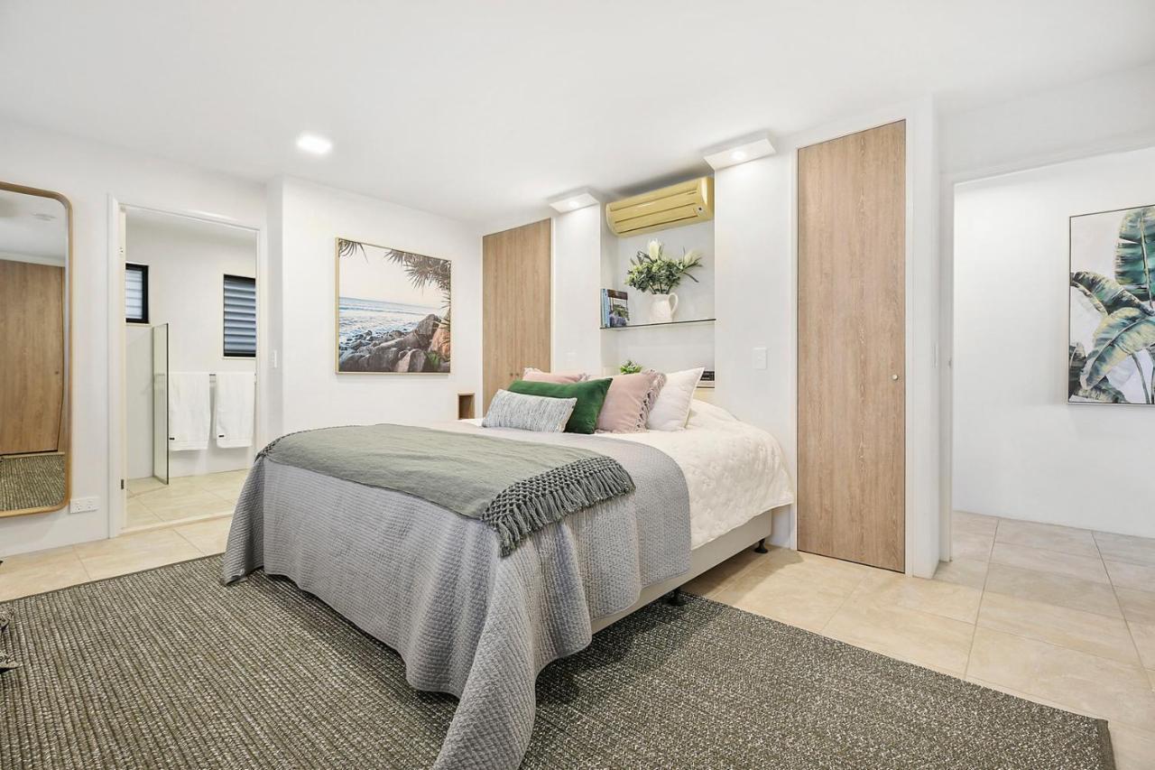 Apartment Crystal Shores Sunshine *