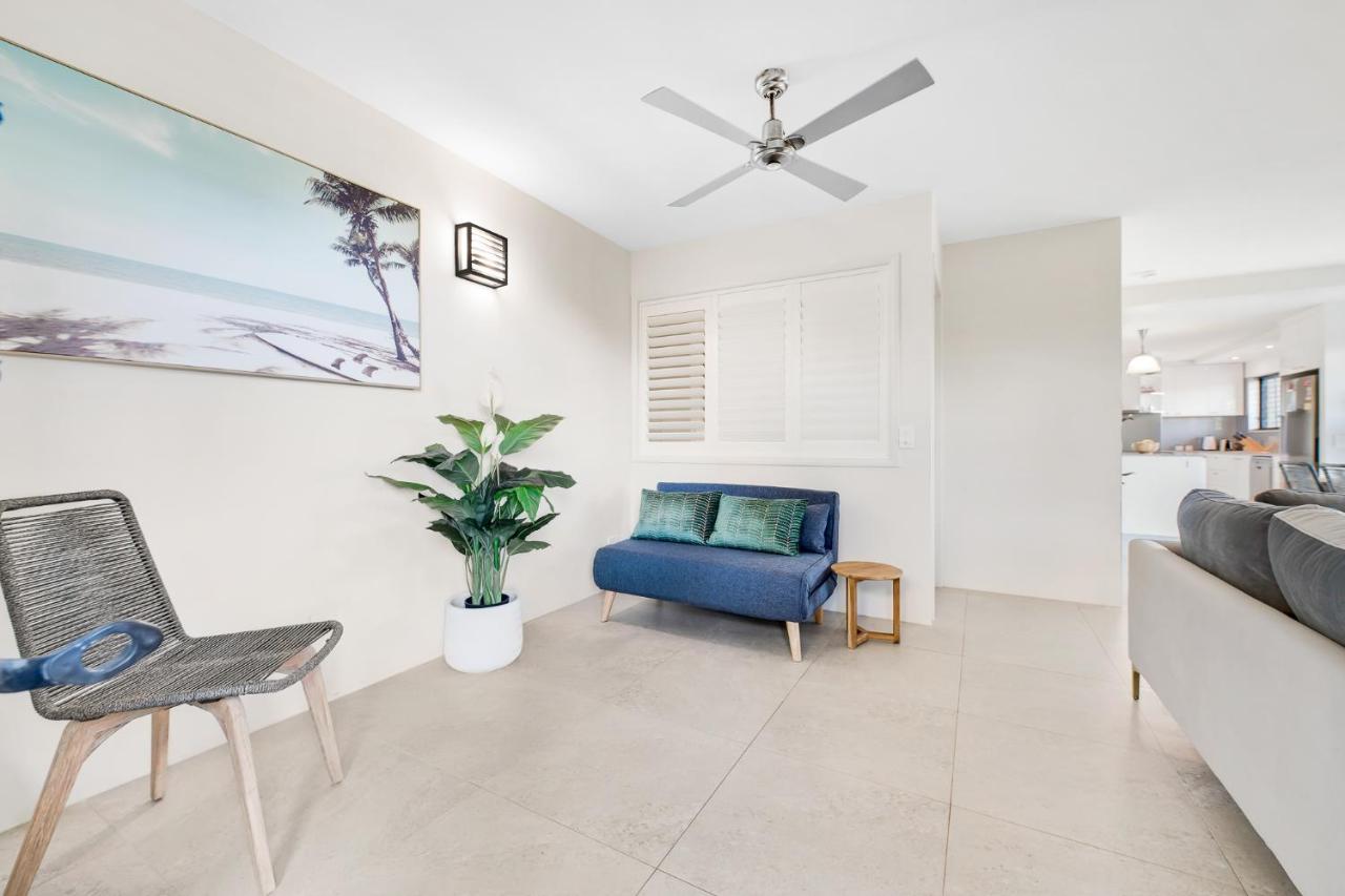 Crystal Shores Sunshine Apartment *