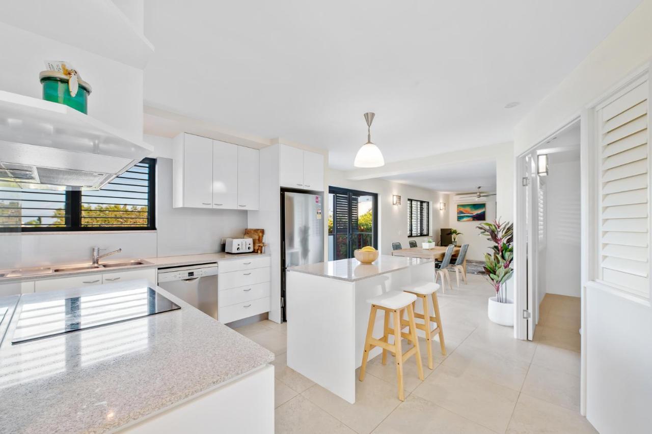 Crystal Shores Sunshine Apartment
