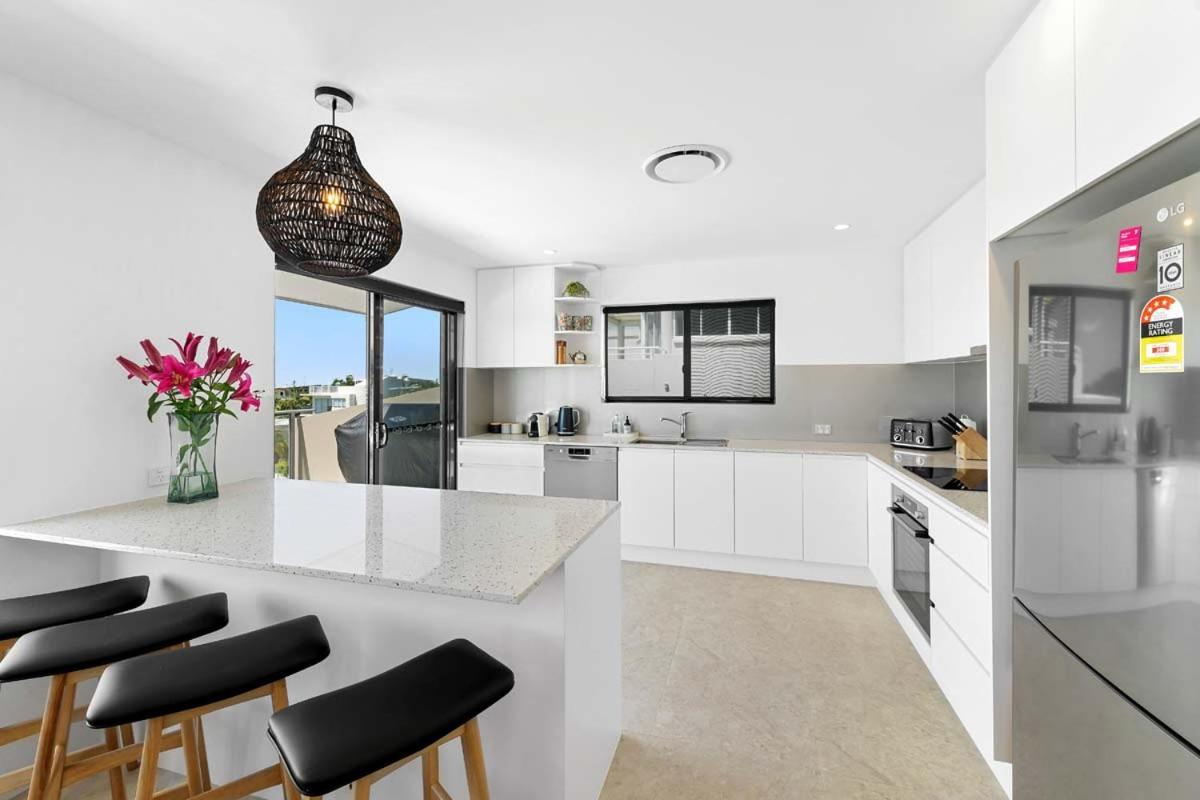 Apartment Crystal Shores Sunshine