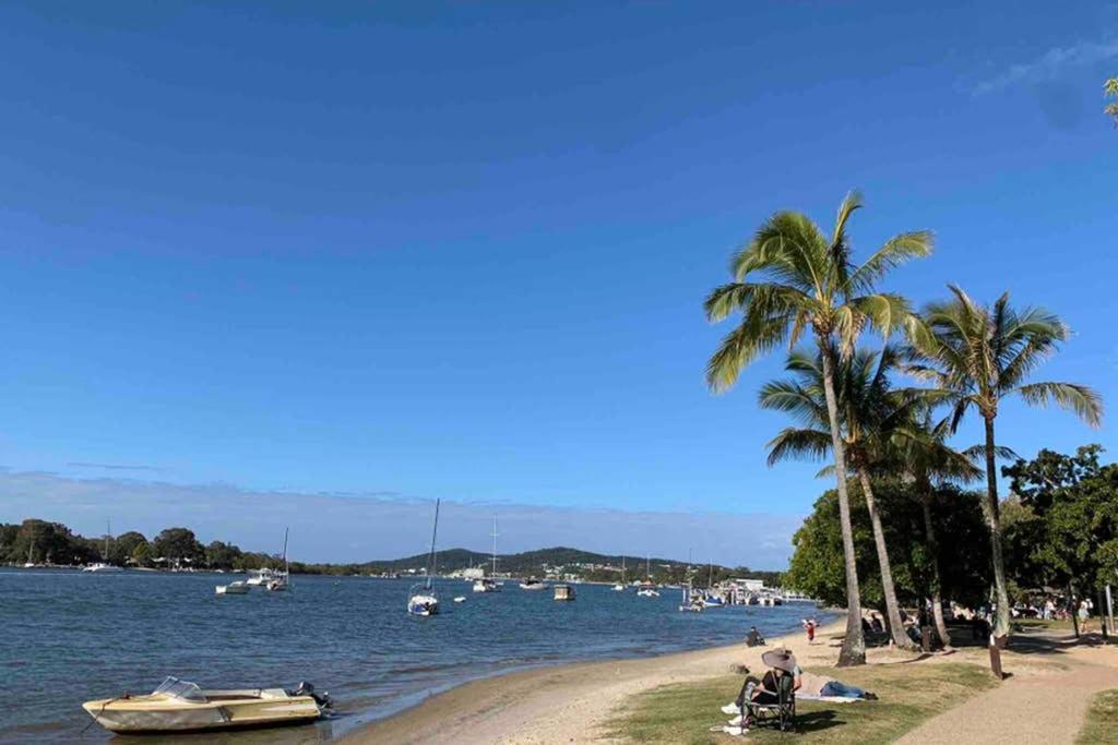 2 Bedroom Renovated Townhouse, Walk To Noosa River *
