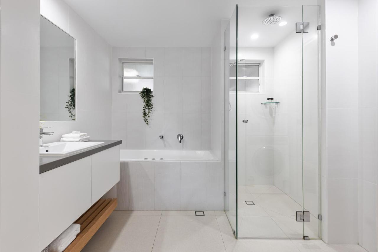 Elegant Modern Coastal Escape Steps From Main Noosa Heads