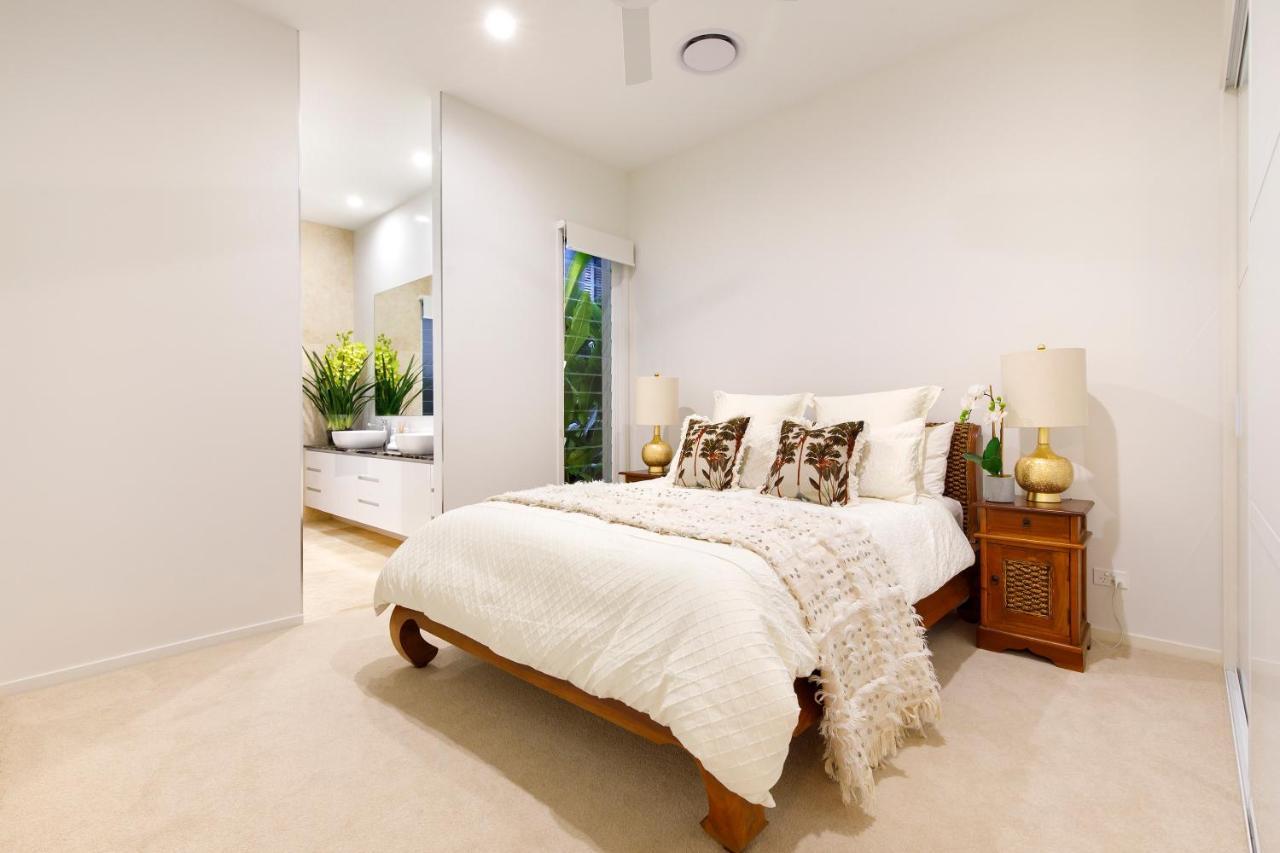Exquisite Riverside Living, Holiday home *