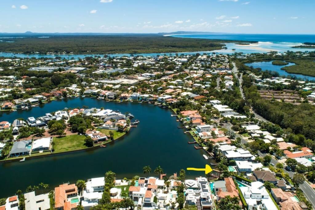 Noosa Waters Luxury Waterfront Holiday home