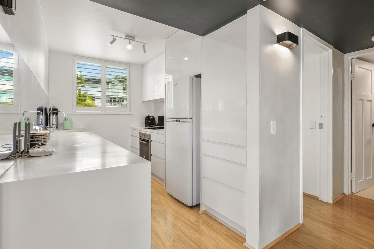 Harmonious Haven With Hinterland Views, Apartment Noosa Heads