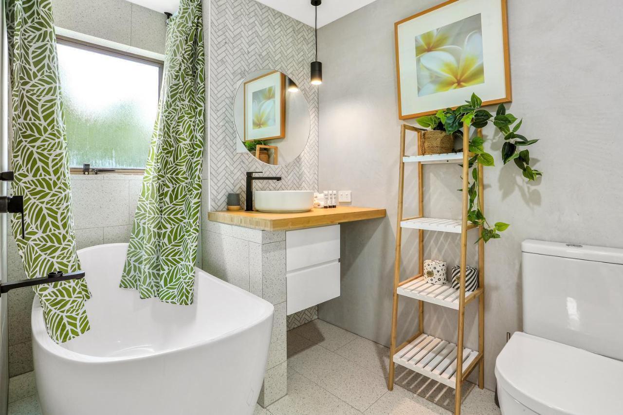 Harmonious Haven With Hinterland Views, Apartment Noosa Heads