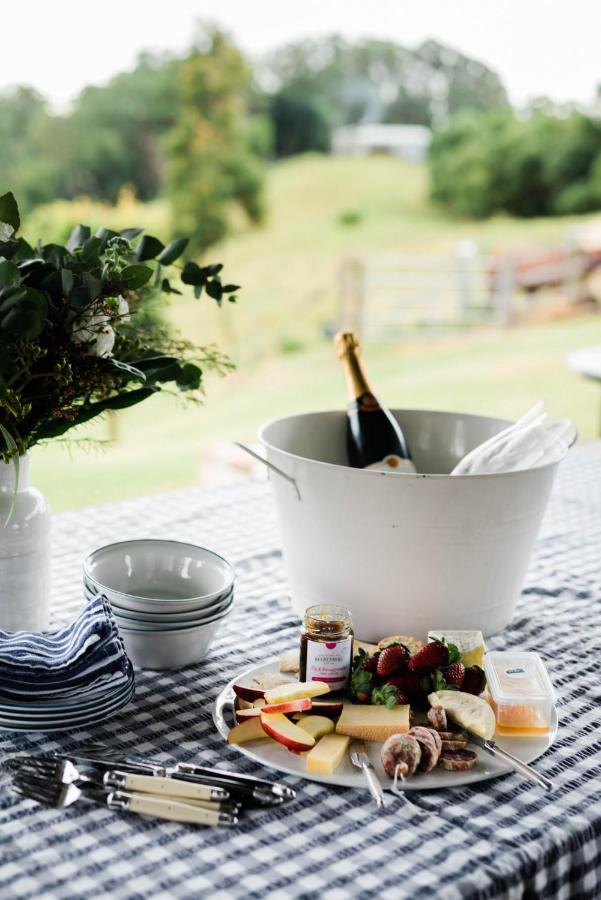 Farm stay Thirlestane Farm & Barn Cooroy
