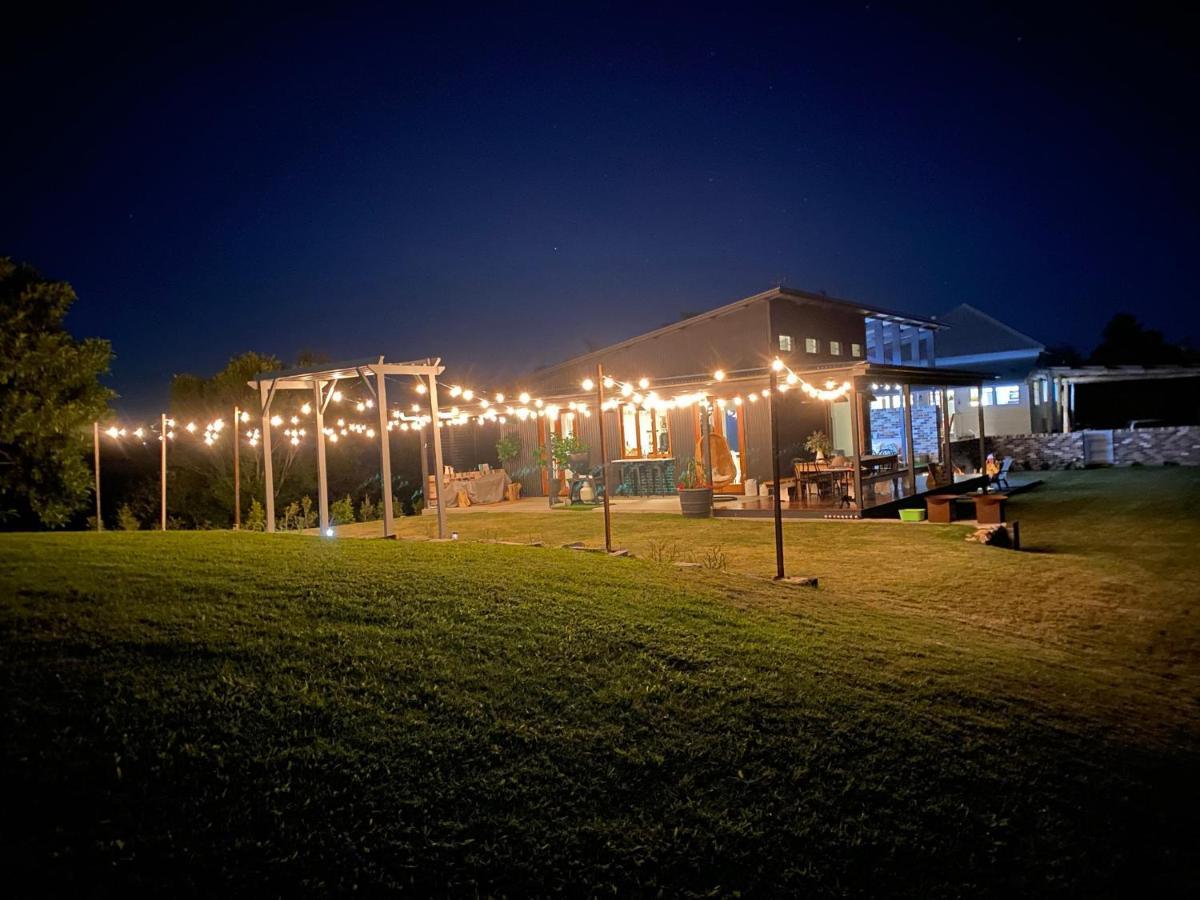 Farm stay Thirlestane Farm & Barn Cooroy