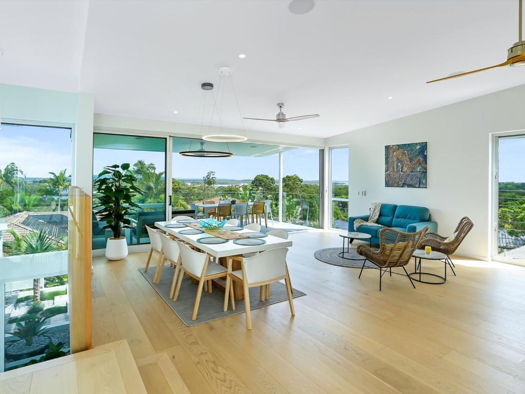 Magnificent Views On Arkana, Holiday home Noosa Heads