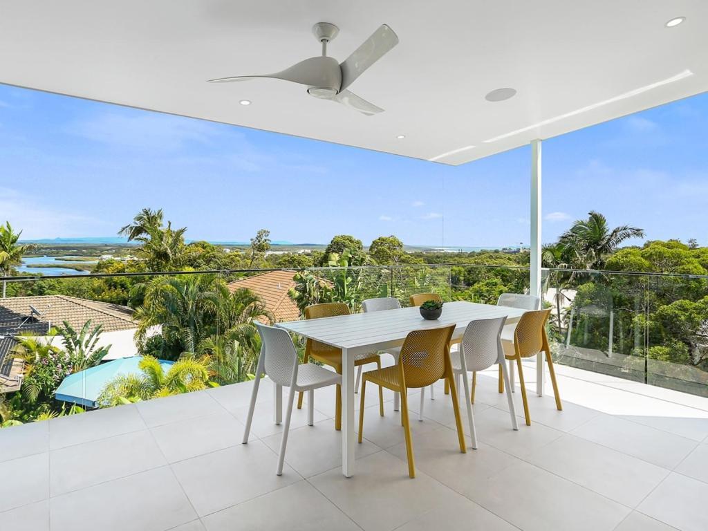 Magnificent Views On Arkana, * Noosa Heads