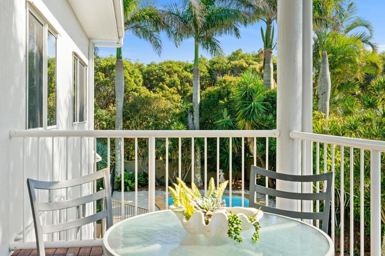 Peace Within The Palms, Castaways