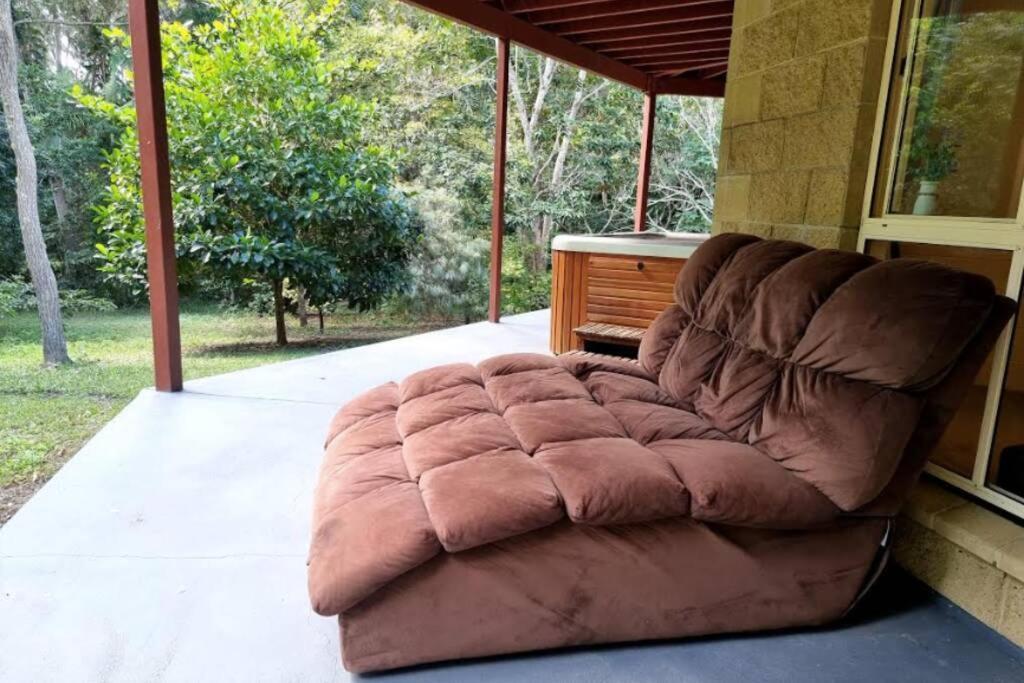 Deluxe Forest Escape - Arcade Games Room, Jacuzzi, Sauna, Bar, Bonfire! * Tewantin
