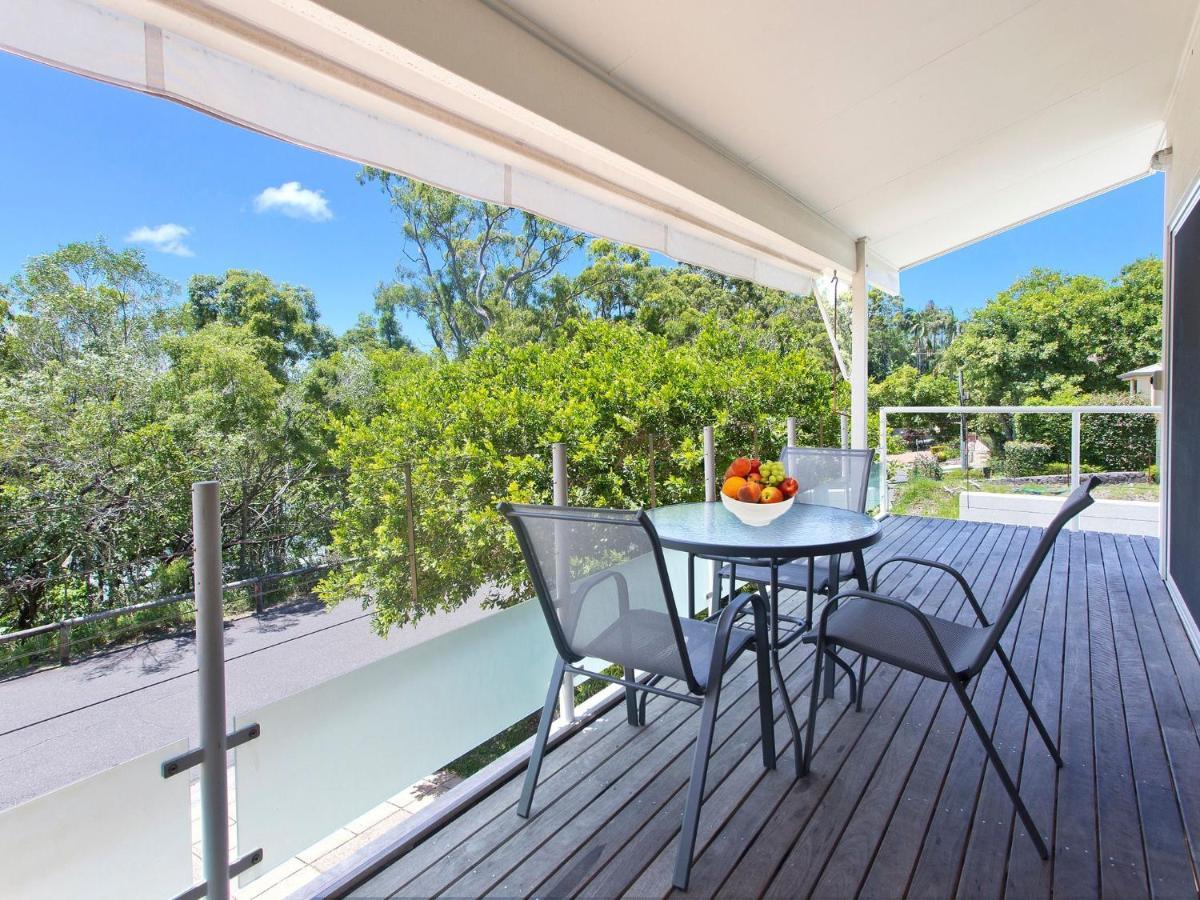 Apartment Dolphins 2 Alderly Terrace 36 *