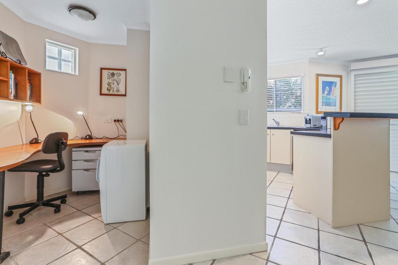 Apartment Delightful Close To The Beach, Sunshine Sunshine Beach