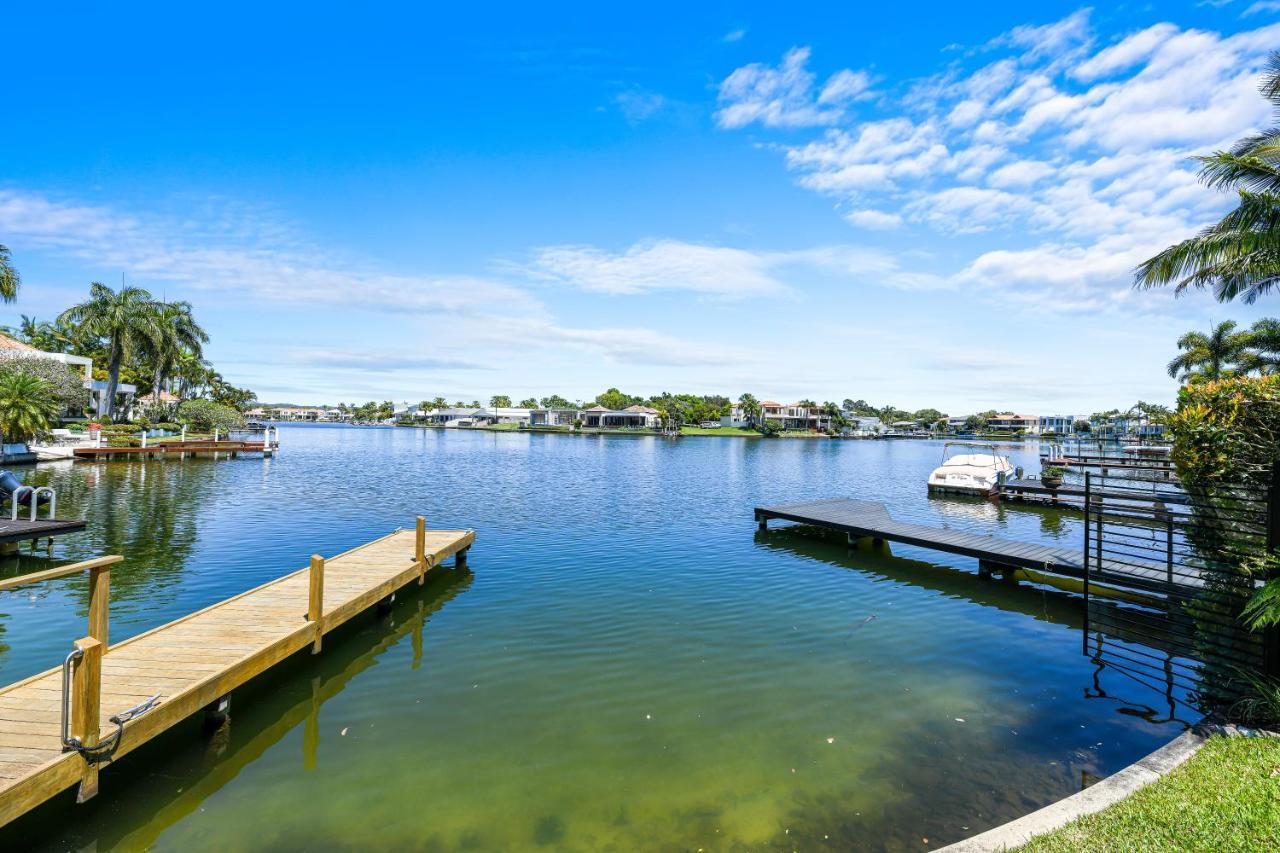 Noosa Waters Luxury Waterfront Holiday home *