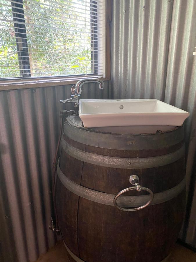 The Wake-up Call & Retreats - Noosa Hinterland Pomona