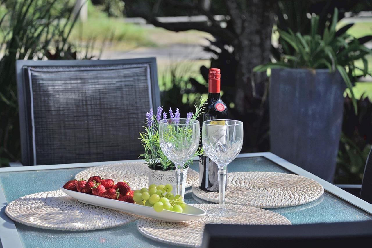 Retreat In Renovated 2 Bedroom Townhouse * Noosaville