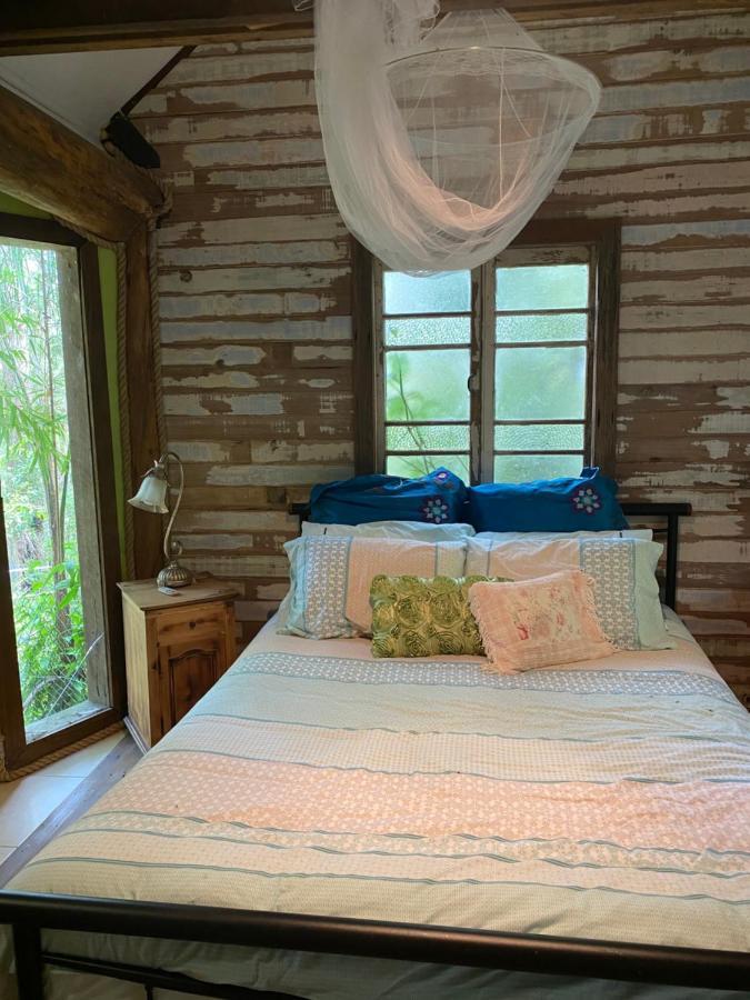 The Wake-up Call & Retreats - Noosa Hinterland Guest house Pomona
