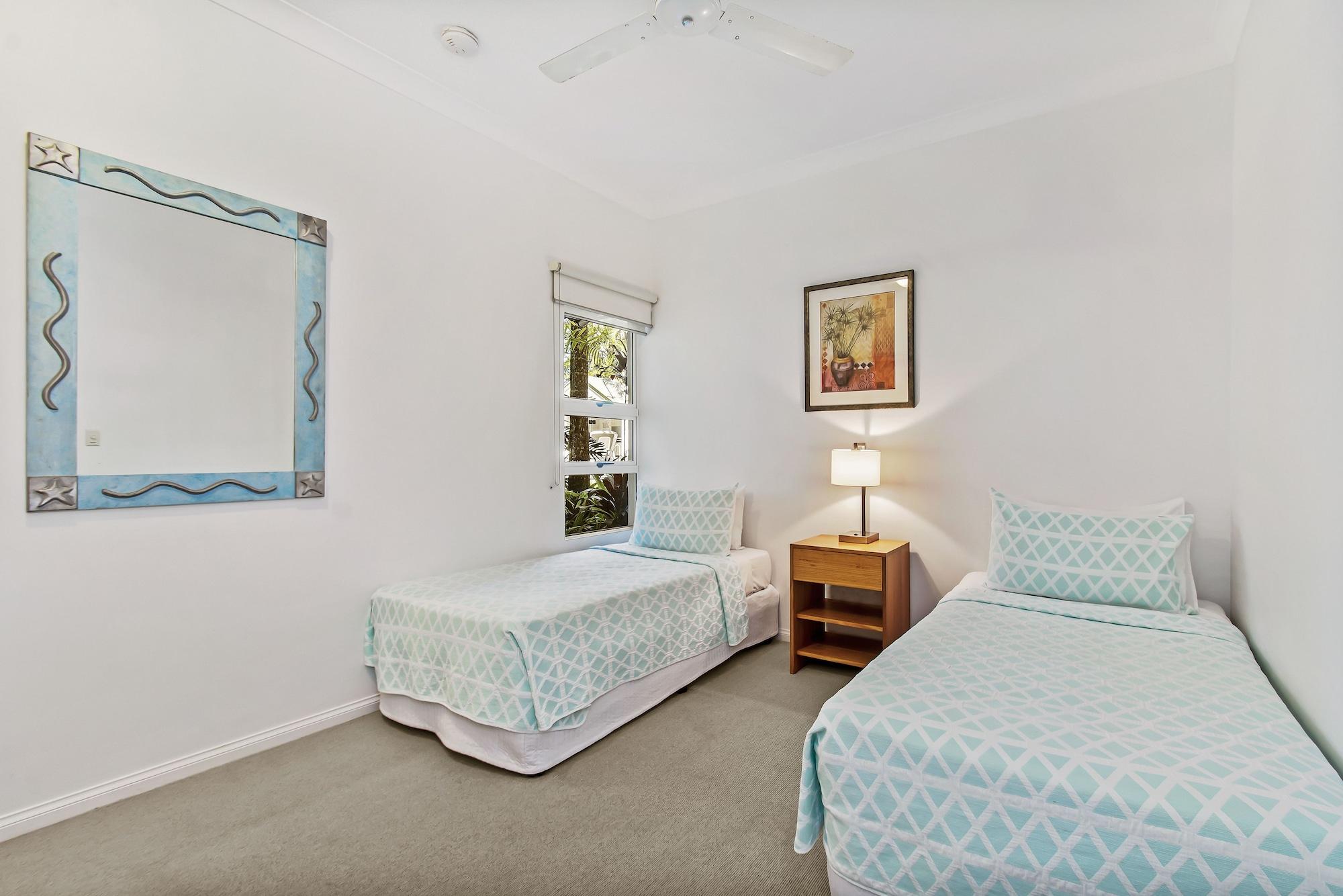 The Lookout 4*