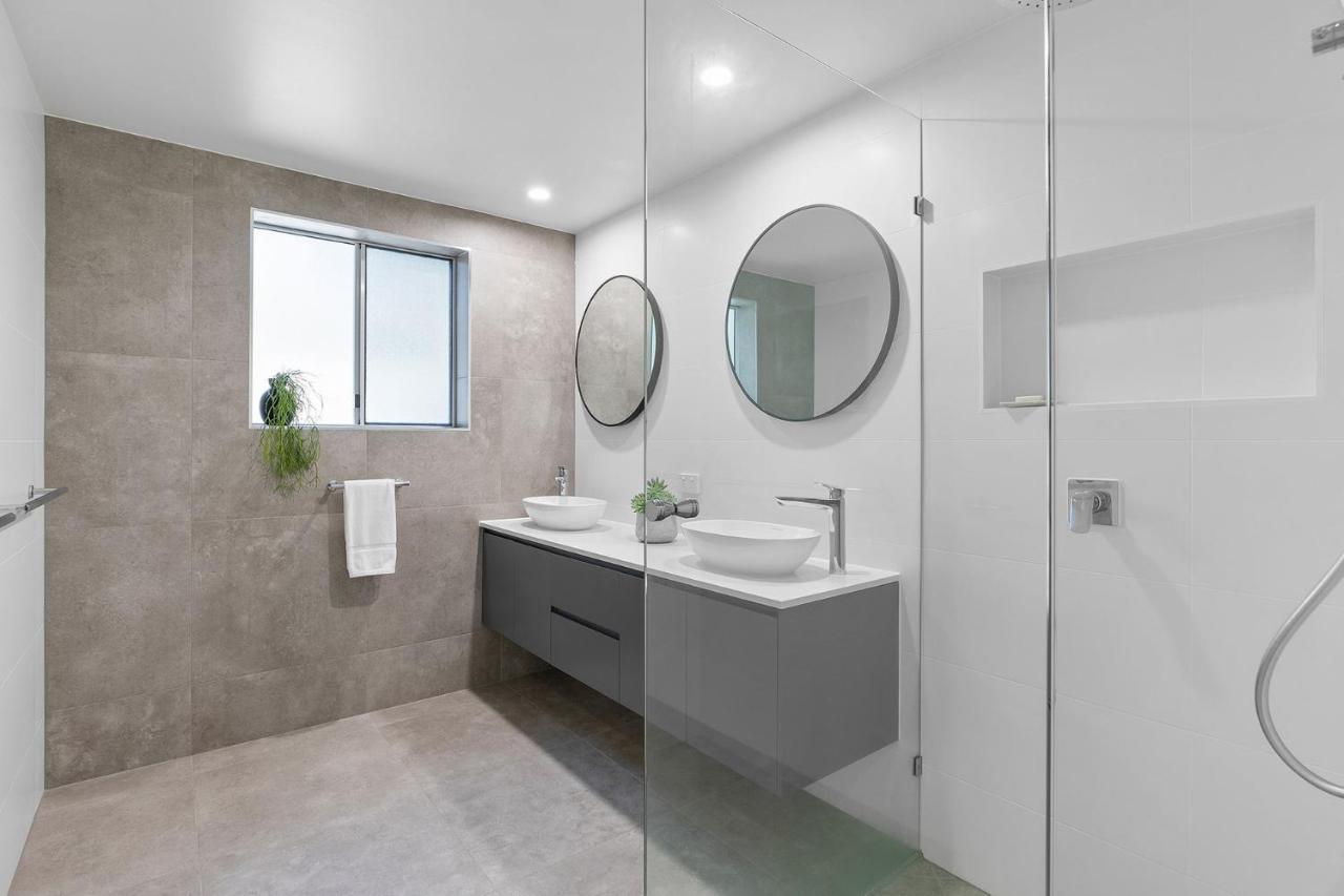 Apartment 4 Trieste With A Backdrop Of Lush Greenery