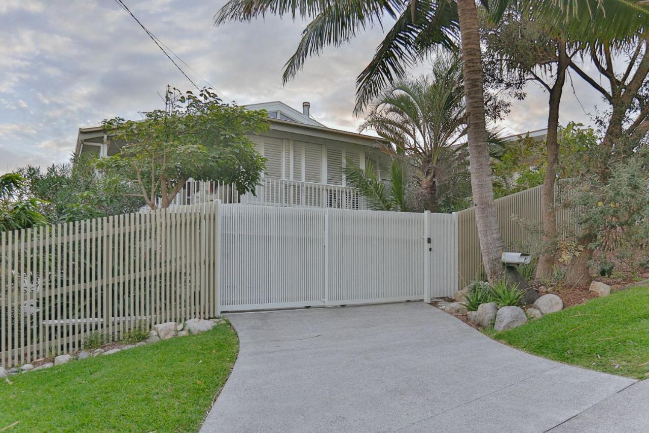 15 Mcanally Drive Fabulous Family With Magnificent Ocean Views Pool Walk To Holiday home