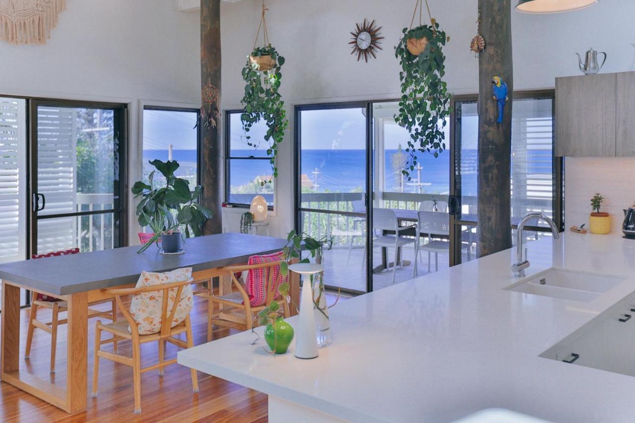 Holiday home 15 Mcanally Drive Fabulous Family With Magnificent Ocean Views Pool Walk To Sunshine Beach