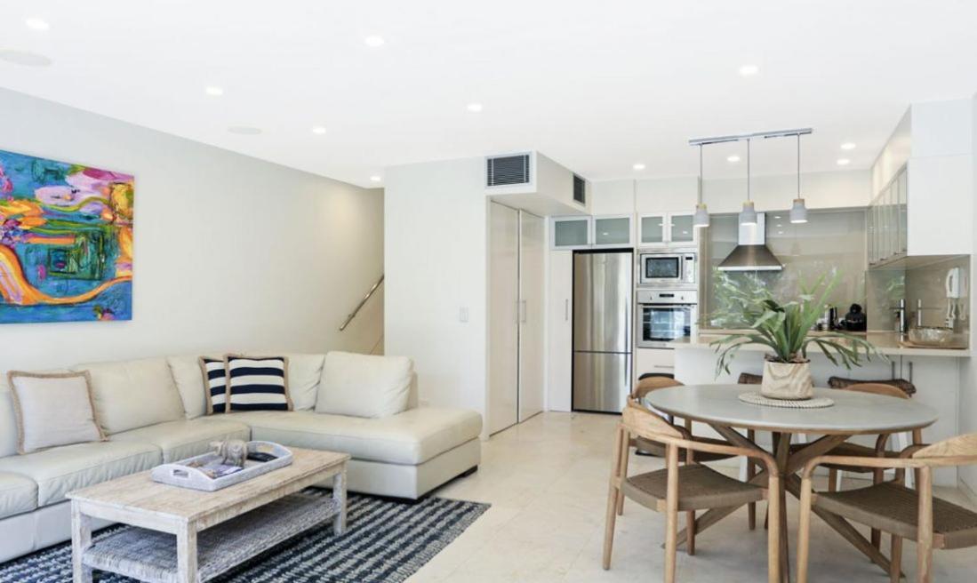 Little Cove Court - 4 Apartment