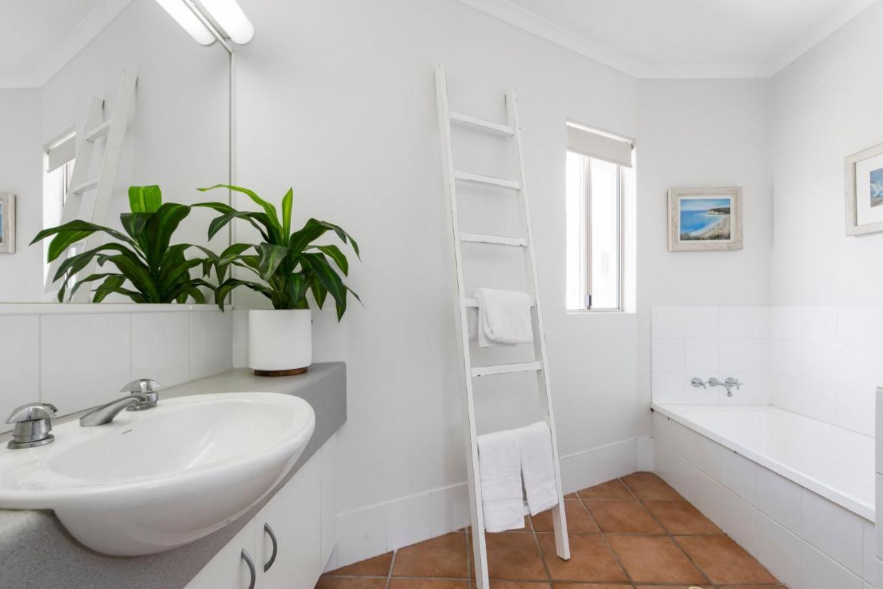 4 Munna Cove Apartment *