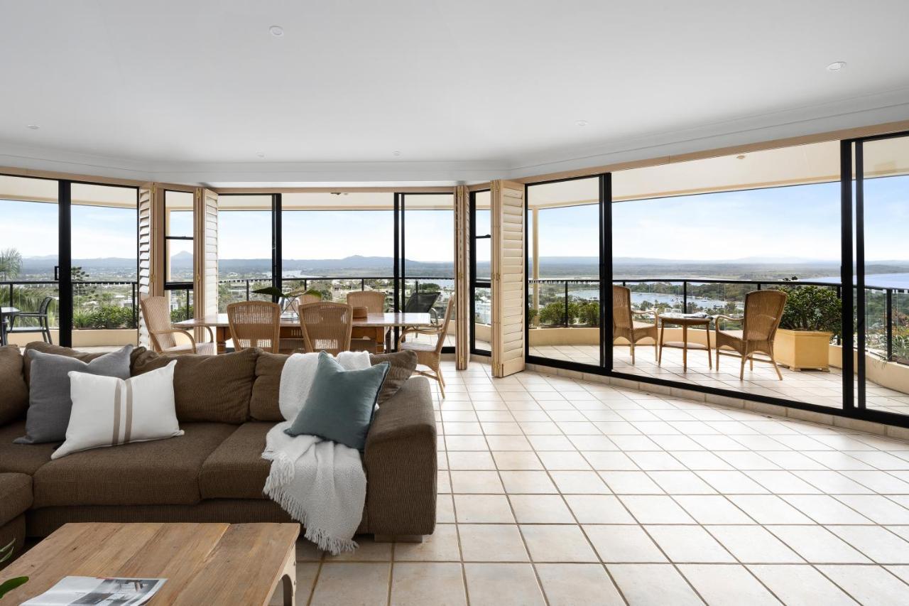 Penthouse With Incredible Views & Pool Holiday home