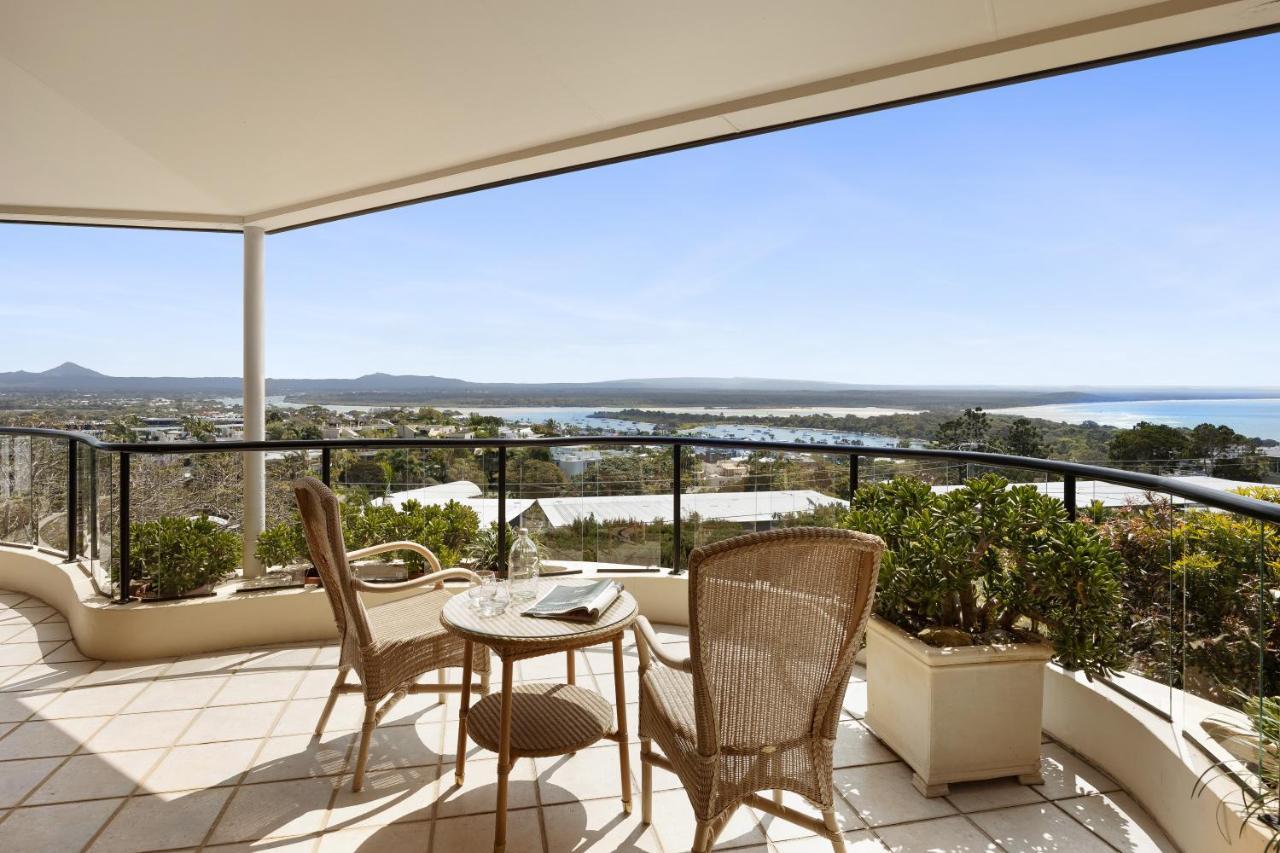 Penthouse With Incredible Views & Pool Holiday home *