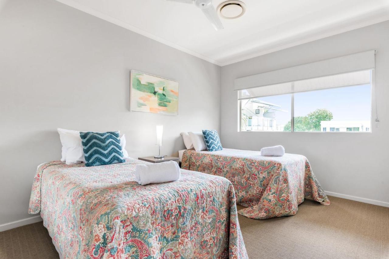 7 Riverside Apartment *
