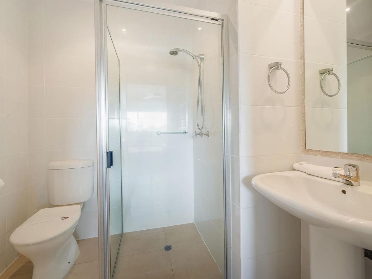 23 Sunseeker Sunshine Beach