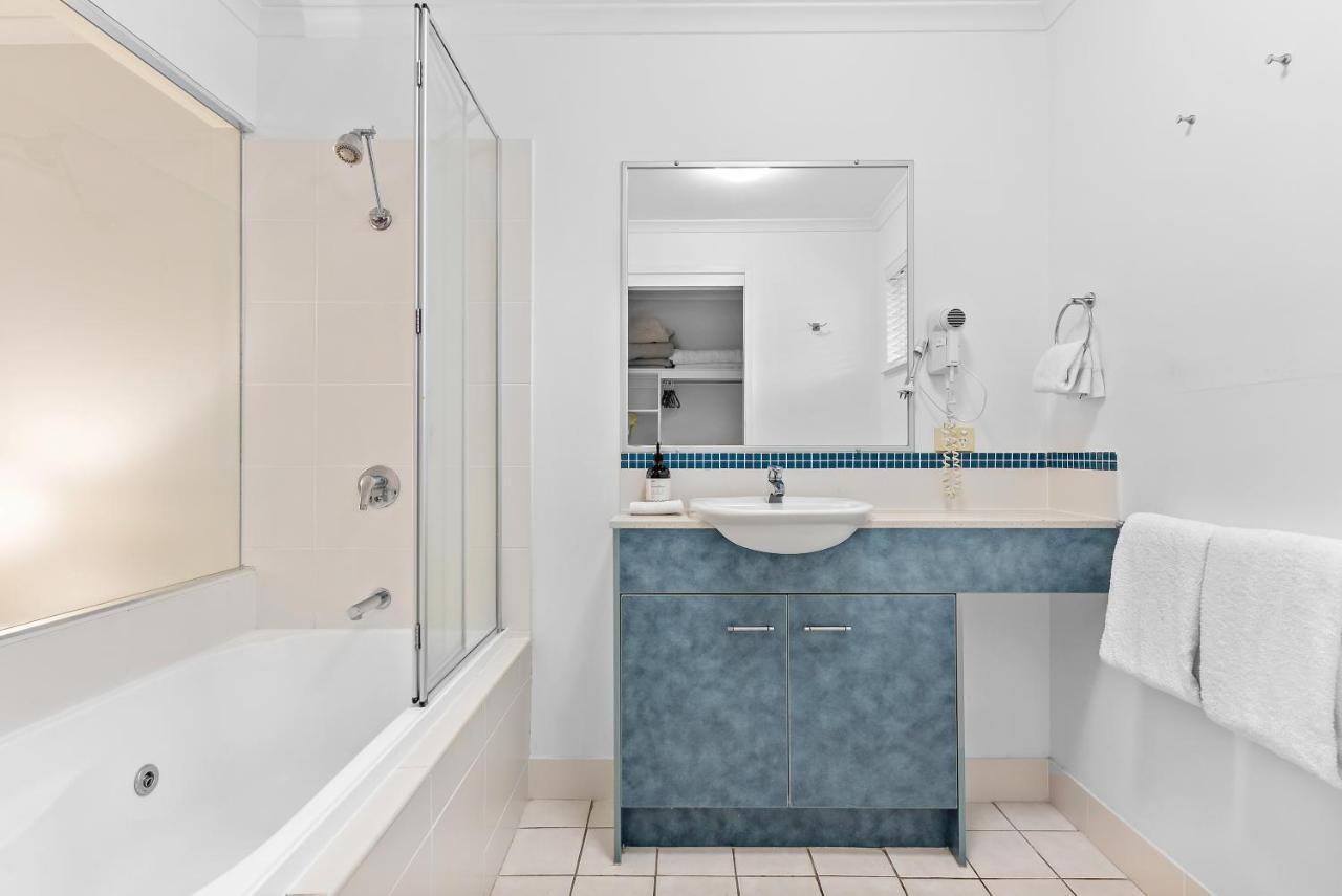 Apartment North Facing, 2 Bedroom Townhouse In Tropical *