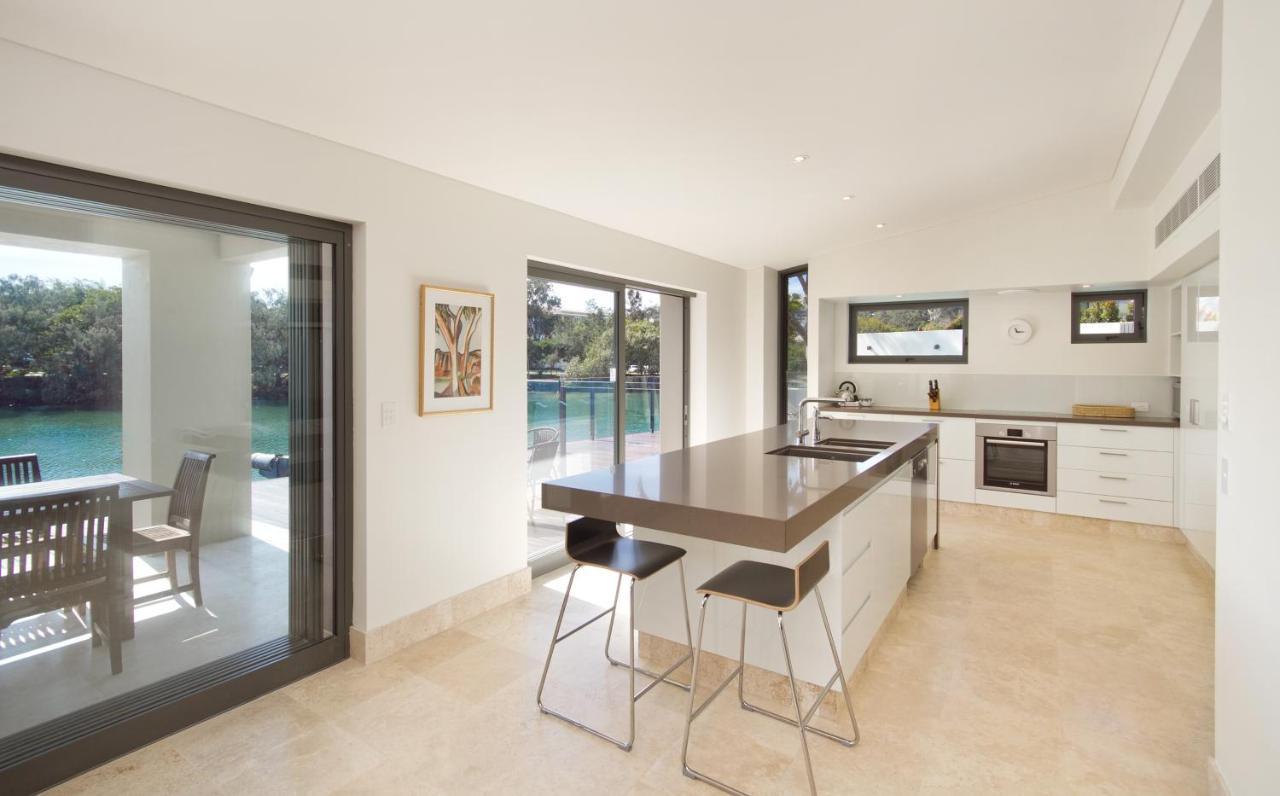 Canalfront Retreat, Private Jetty & Pool Casa de férias Noosa Heads