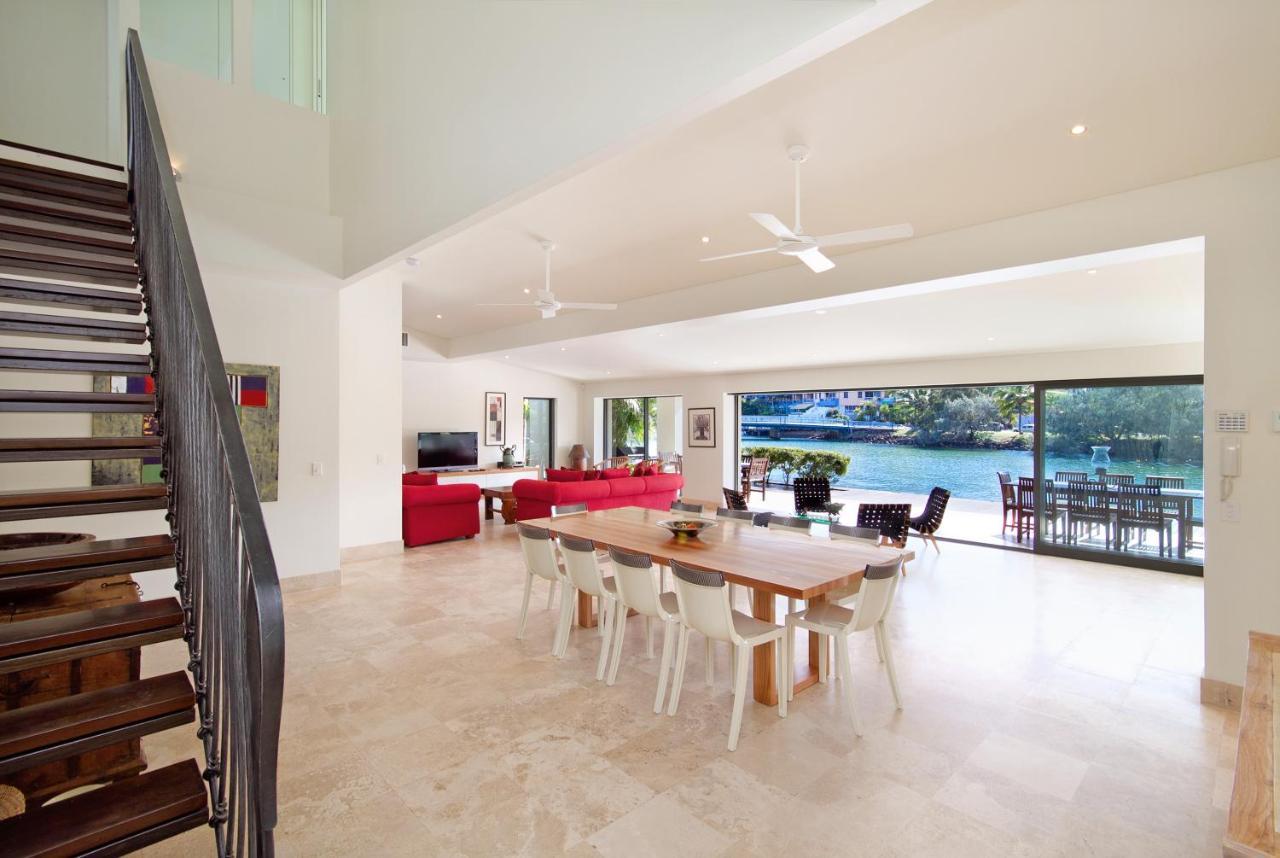 Casa de férias Canalfront Retreat, Private Jetty & Pool *
