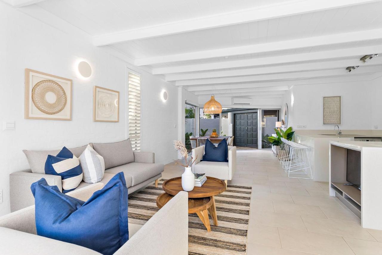 Ground-level Riverfront 2 Bedroom Steps From Hastings Street - By Apartamento Noosa Heads