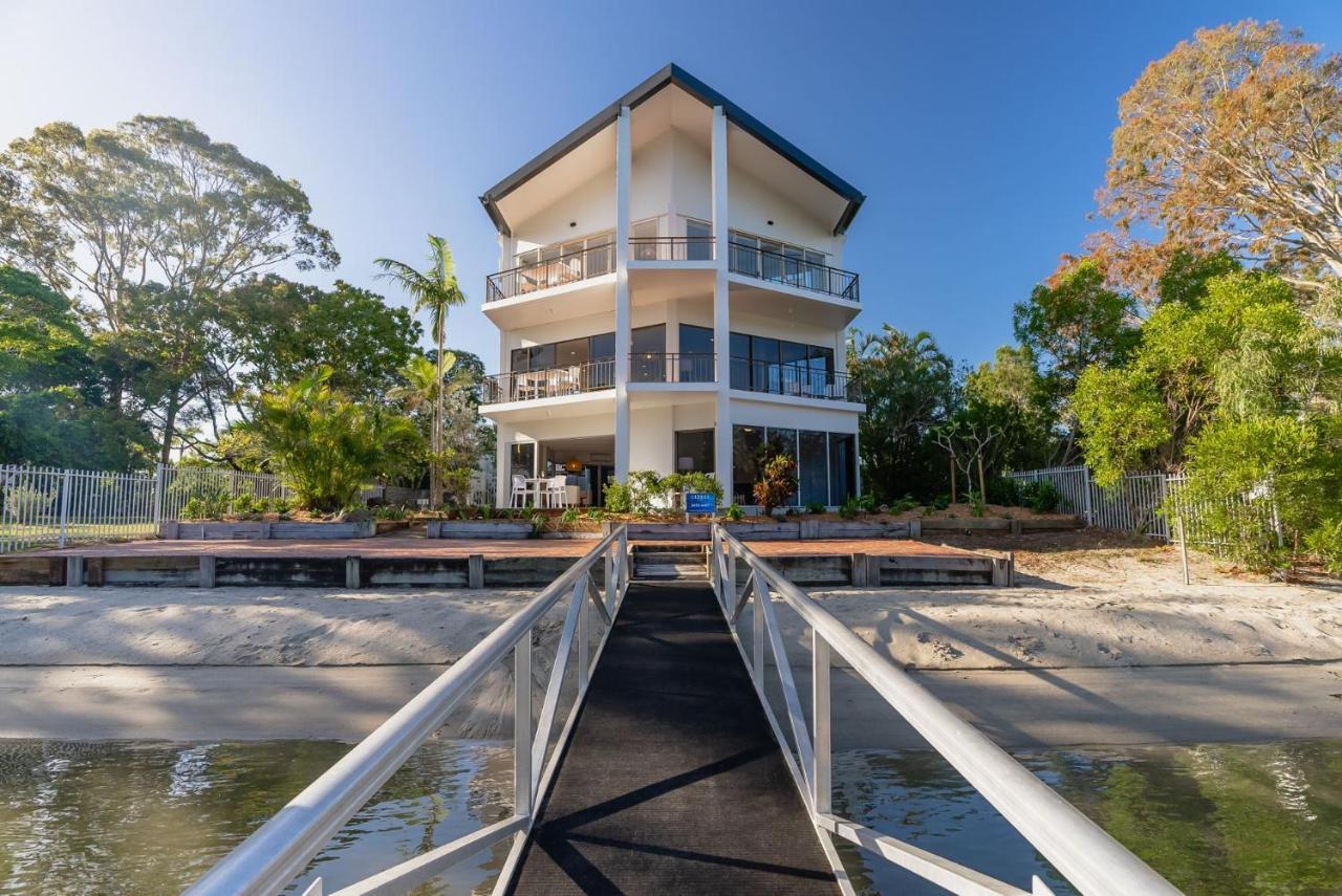 Riverfront 2 Bedroom Penthouse, Steps From Hastings Street - By * Noosa Heads