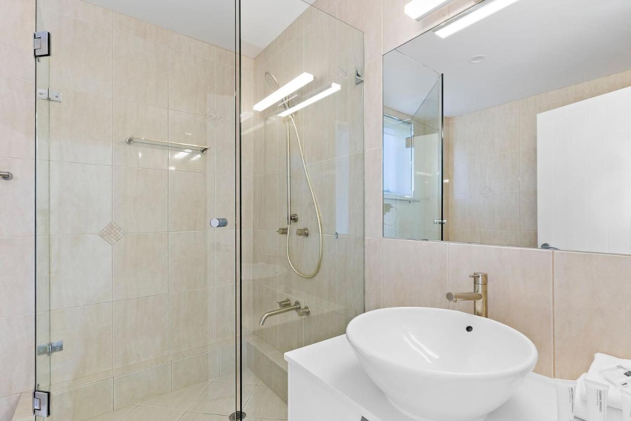 Riverfront 2 Bedroom Penthouse, Steps From Hastings Street - By Noosa Heads