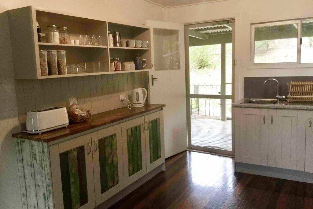 Holiday home Green Hill Cottage, Heart Of Noosa Hinterland Kin Kin
