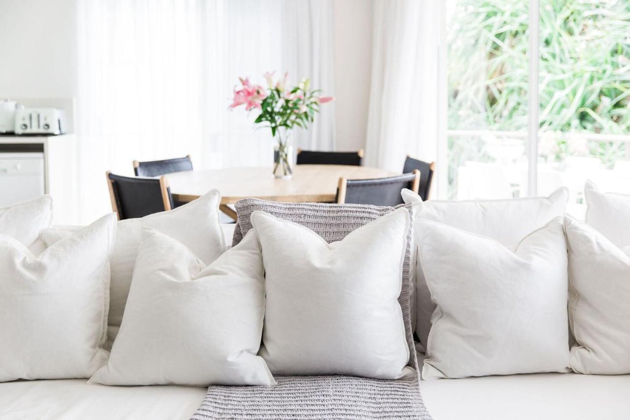 Sunshine Retreat Offers Ocean Views And Style Apartment *