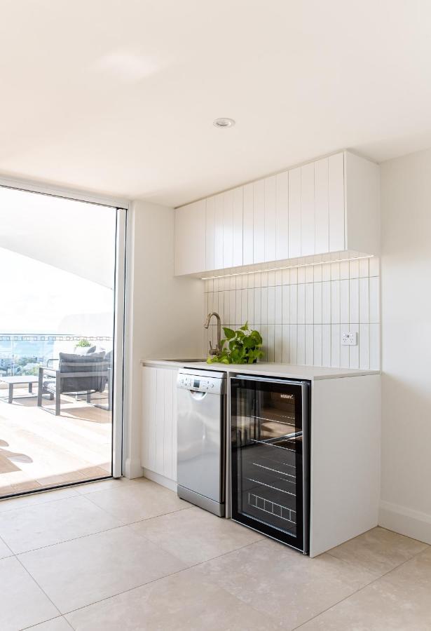 Crest Penthouse 37 *