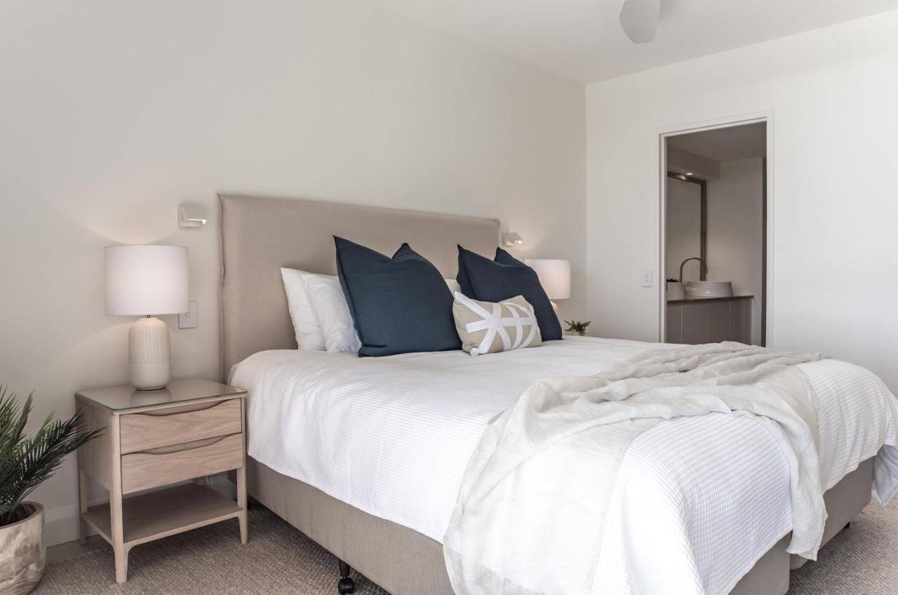 Crest Penthouse 37