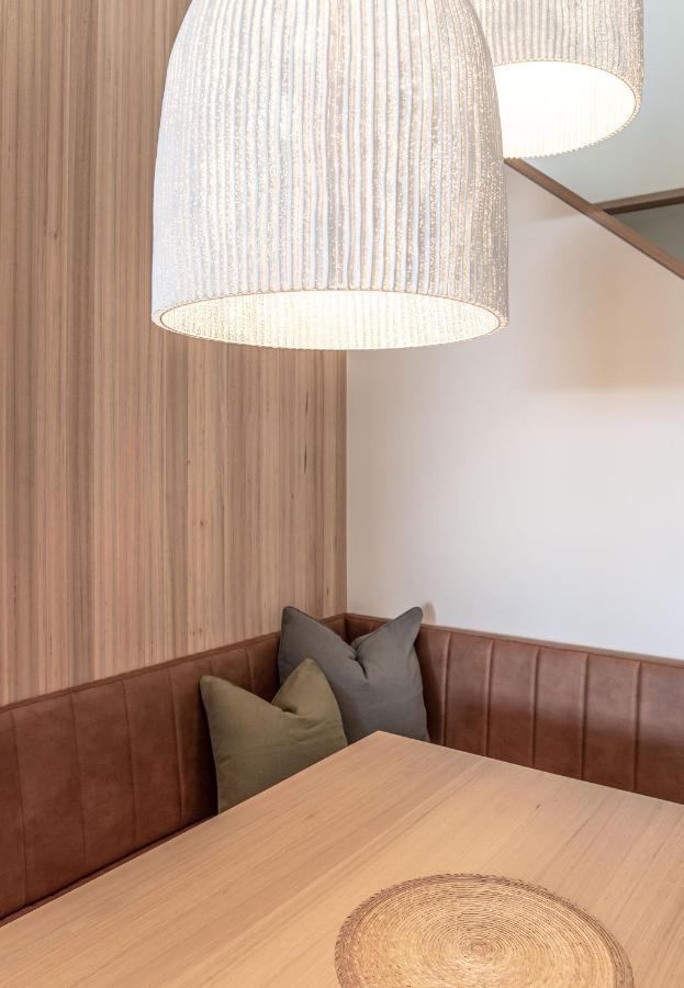 Crest Penthouse 37 *