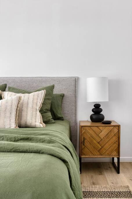Stylish Retreat, Little Cove * Noosa Heads